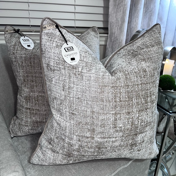 1-NWT CALLISTO HOME VELVET WEAVE DESIGN DECORATIVE THROW PILLOWS - Picture 1 of 17